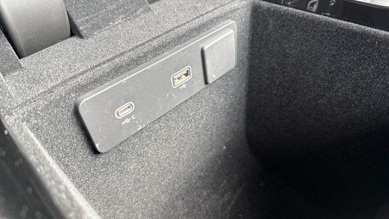 Land Rover Range Rover Velar 2.0 D200 R-Dynamic S 5dr Auto Diesel Estate